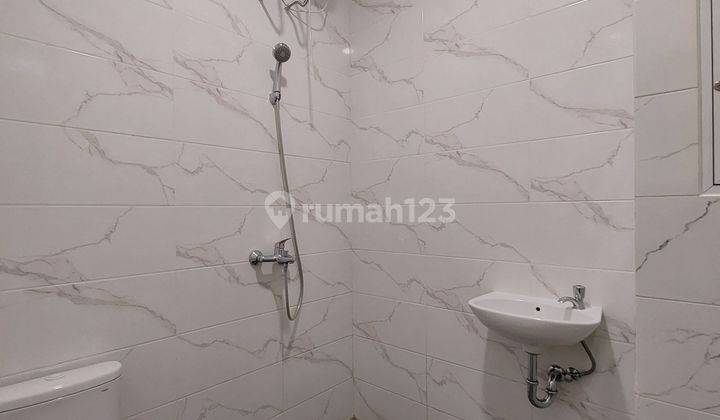 Kost 4lt ROI tinggi hanya 200mtr dr kampus Anggrek, kemanggisan, Jakarta Barat 2