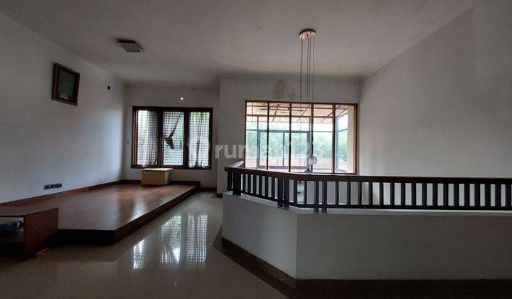 RUMAH 2½LANTAI MODERN DEKAT SLIPI JAYA, JAKARTA BARAT 1