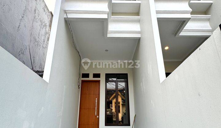 RUMAH BARU 3 LANTAI LEBAR JALAN 3 MOBIL HANYA 1.8M COSMOS, JAKARTA BARAT 1