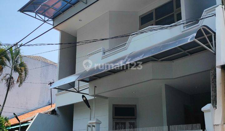 Rumah 2 Lantai Siap Huni Gelong, Tanjung Duren, Jakarta Barat 1