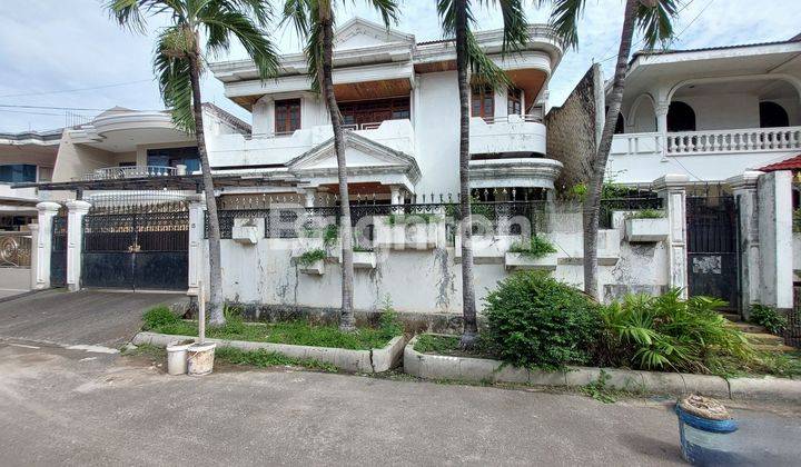 RUMAH JAKARTA BARAT LAYAK HUNI LEBAR JALAN BESAR 1