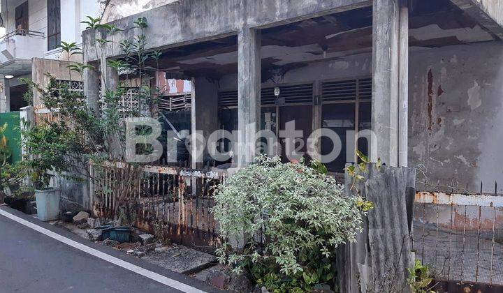 RUMAH TUA HITUNG TANAH DEKAT FAVE HOTEL CIDENG, JAKARTA PUSAT 1