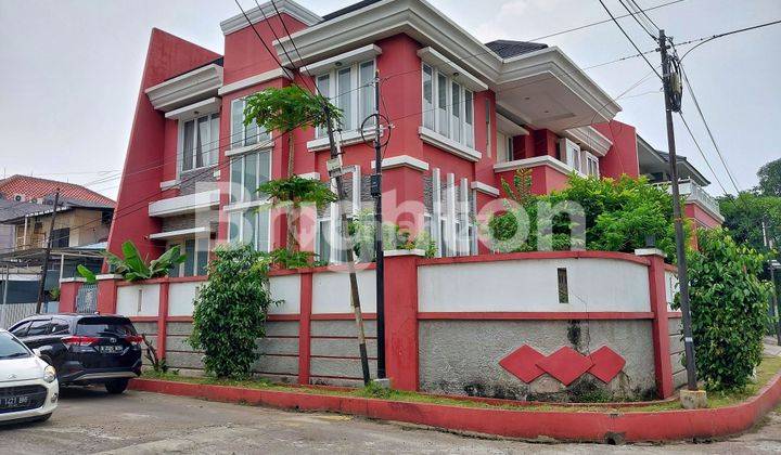 RUMAH HOEK 3LT DI KOMPLEK GREEN VILLE, JAKARTA BARAT 2