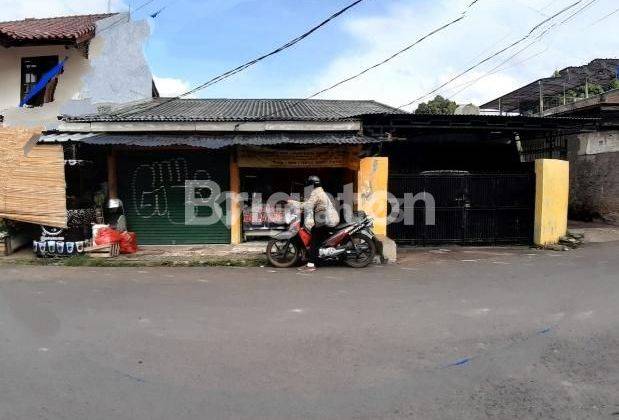 RUMAH MURAH BERSIH SIAP HUNI + 3 KIOS DIDEPAN RUMAH COCOK BUAT USAHA AN /  KONTRAKAN / BUAT TINGGAL DI KOMPLEK KAV DKI JAKARTA BARAT 1