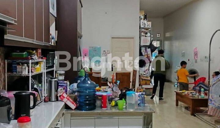 Rumah Semi Furnish Terawat Dekat Tanjung Duren, Jakarta Barat 2