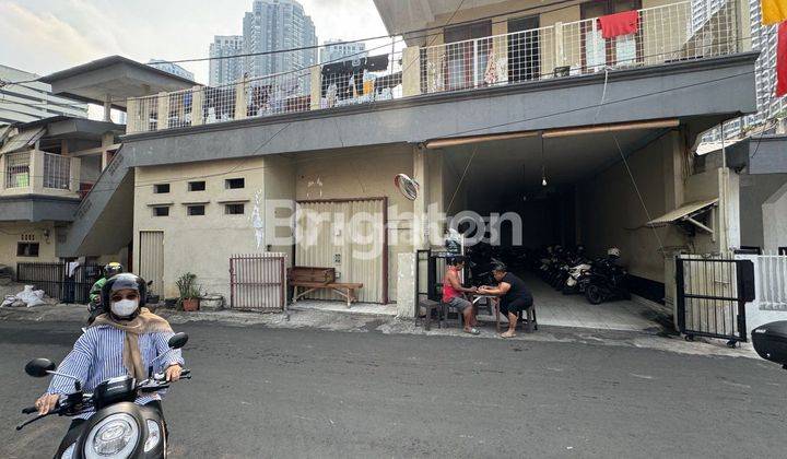 RUMAH KOST HITUNG TANAH STRATEGIS BELAKANG MALL TAMAN ANGGREK 1