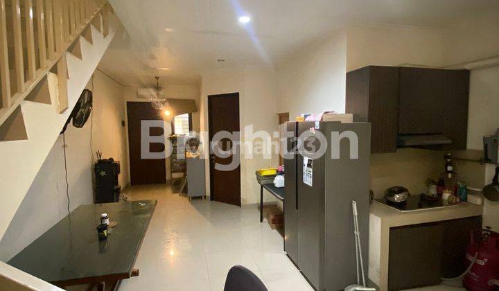 Rumah 3 Lantai SHM Grogol Semi Furnished Jakarta Barat Strategis Terawat 1