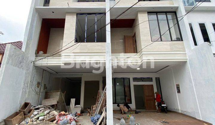 RUMAH BARU 3.5 LANTAI DI DALAM KOMPLEK KAVLING POLRI, JELAMBAR, JAKARTA BARAT 1