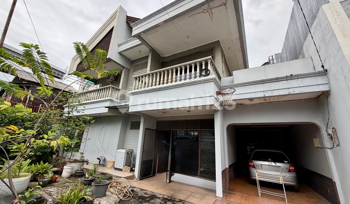 Rare Find! 2-Story House in Sunrise Garden Complex, West Jakarta