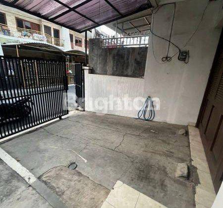 Murah! Rumah 2 Lantai Taman Ratu Row 2 Mobil Lega 3