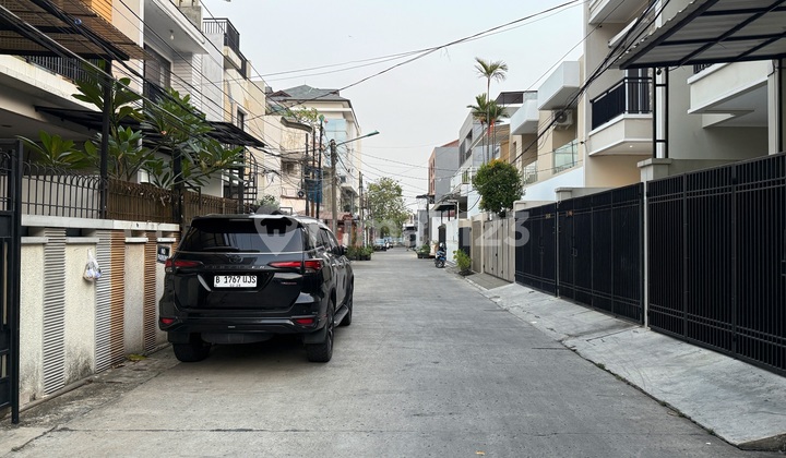 *jarang Ada* Rumah Baru 3lt Row 2mobil Lega Duri Kepa Dekat Tanjung Duren Jakarta Barat 2