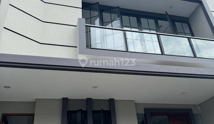 Rumah Baru 3 Lantai Dalam Cluster Permata Buana, Jakarta Barat 2