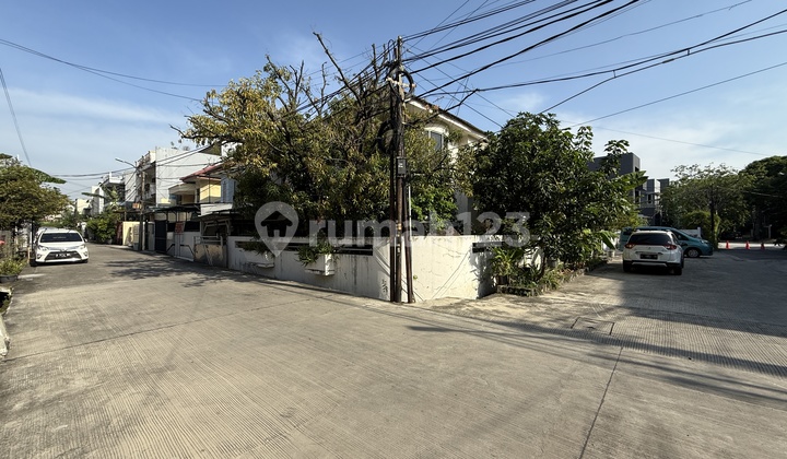 Hoek House Land Potential Calculation Green Ville West Jakarta