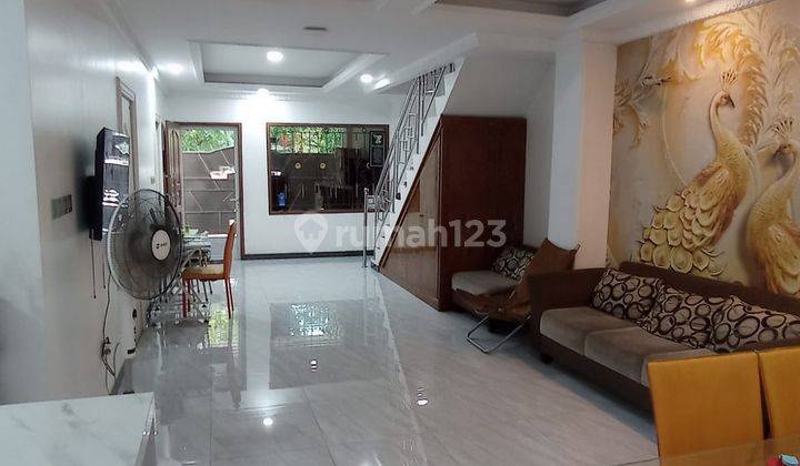 Rumah Hoek Paling Ujung Depan Taman Komplek Taman Palem Lestari Cengkareng 2