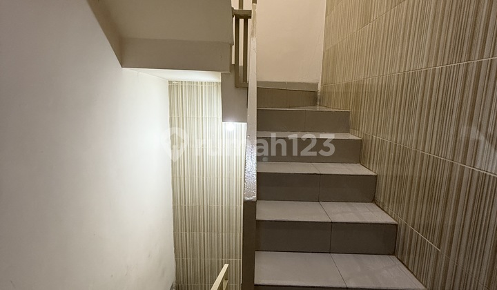 Rumah Semi Furnish 3Lt Strategis Dalam Komplektanjung Duren Selatan Jakarta Barat