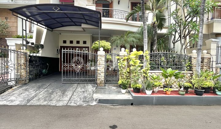 Rumah Klasik Siap Huni 2 Lantai Bebas Banjir Permata Buana Jakarta Barat