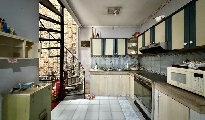 Rumah 10X20 Pinggir Jalan Taman Ratu Jakarta Barat 2