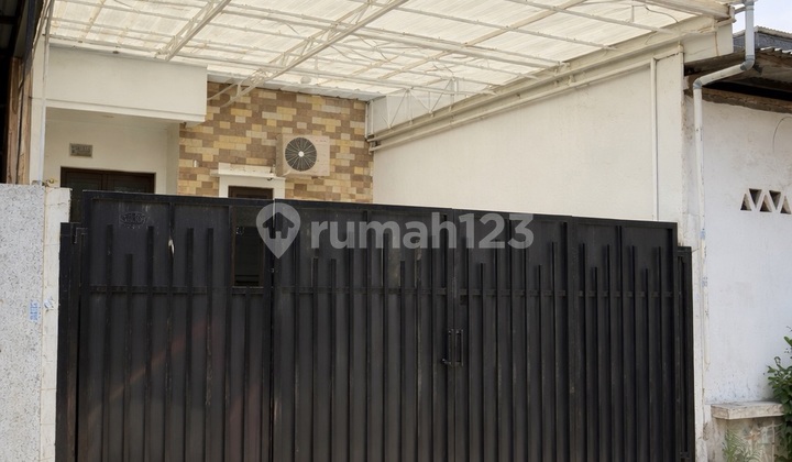 Well-Maintained Nice House 4X17 Two-Car Road Width Duri Kepa, West Jakarta 1