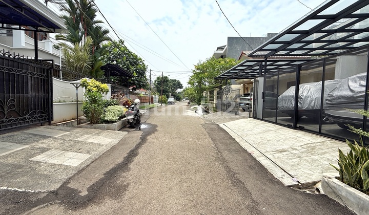 Jarang Ada! Rumah 2Lt Komplek Sunrise Garden Jakarta Barat 2