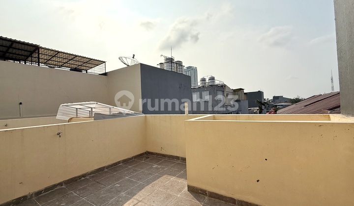 New 3-Story Strategic House, Taman Ratu, Duri Kepa, West Jakarta 2