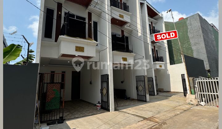 Rumah Baru Town House Siap Huni Bebas Banjir Duri Kepa Dekat Tanjung Duren Jakarta Barat Rumah Baru Town House Siap Huni Bebas Banjir Duri Kepa Dekat Tanjung Duren Jakarta Barat