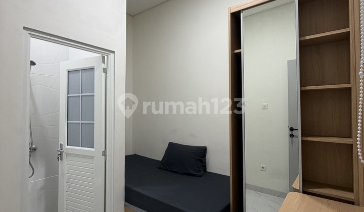 New 4.5 Story Boarding House, Strategic 5-Minute Walk to Untar and Citraland Tanjung Duren, West Jakarta