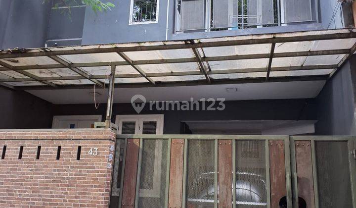 Tinggal Bawa Koper! Rumah 3 Lt Full Furnish Duri Kepa Dekat Tanjung Duren, Jakarta Barat 1