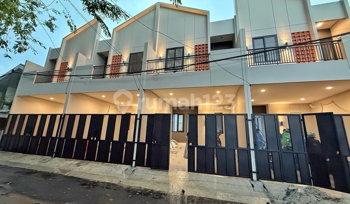 Rumah Modern Minimalis Lebar Jalan 2 Mobil Duri Kepa Tanjung Duren Jakarta Barat