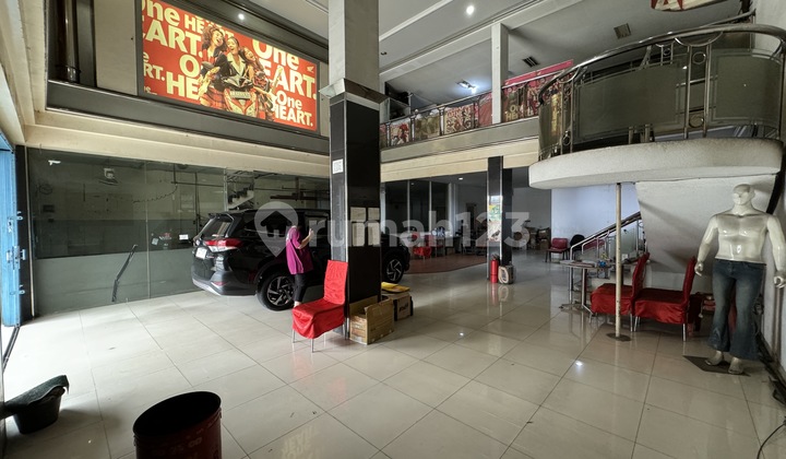 Showroom 3.5 Lantai Kokoh Siap Cuan Pinggir Jalan Raya Tanjung Duren Jakarta Barat Showroom 3.5 Lantai Kokoh Siap Cuan Pinggir Jalan Raya Tanjung Duren Jakarta Barat