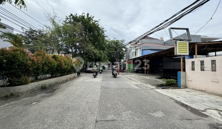 Strong Corner 2-Story House on Boulevard Street, Taman Ratu, West Jakarta 2