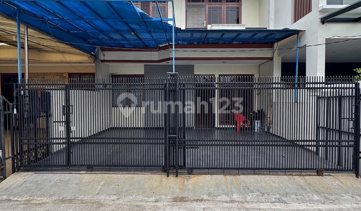 Rumah 2 Lantai Komplek Taman Ratu Jakarta Barat