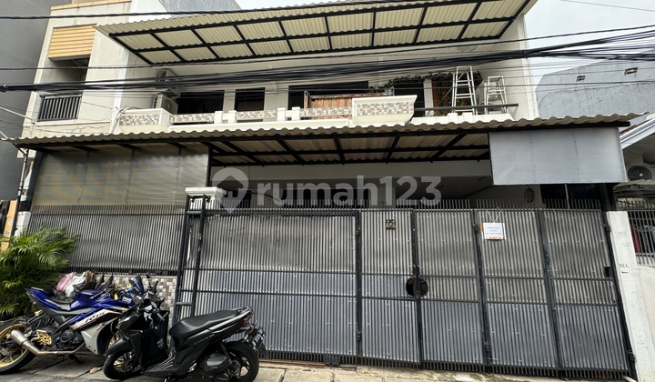 Well-maintained Active Boarding House Ready for Take Over Strategic Flood-Free Tanjung Duren West Jakarta