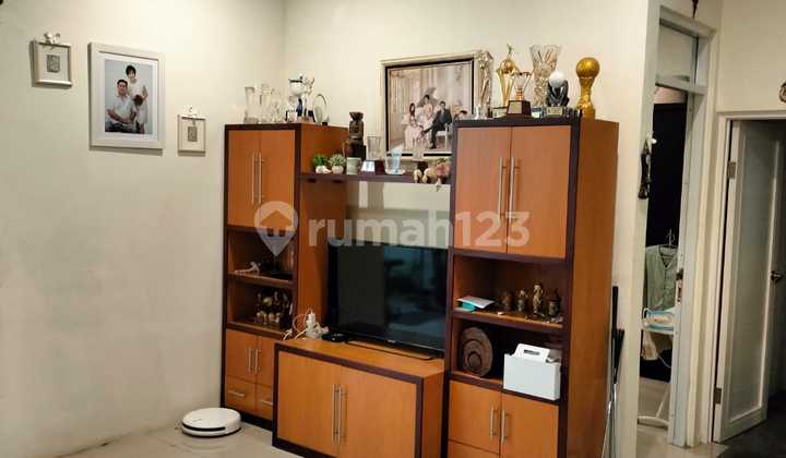 Rumah 7x22 Lebar Jalan 3mobil Komplek Bebas Banjir Taman Ratu Jakarta Barat