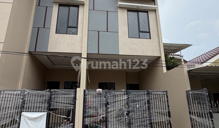 Satu Satunya Rumah Baru 3Lt Dalam Komplek Duri Kepa Jakarta Barat