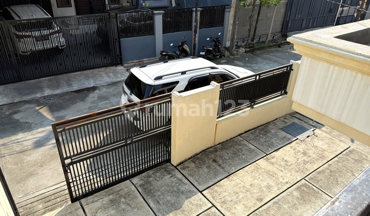 Rumah Hitung Tanah 11X20 Strategis Komplek Green Ville Jakarta Barat 2