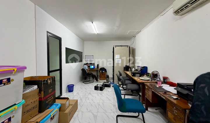 Ruko 3Lt Uk 6X23 Strategis Green Garden Jakarta Barat