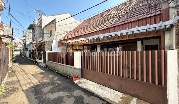 Rumah 2 Lantai Akses Mobil Perumahan Tanjung Duren Jakarta Barat  1