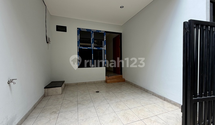 New 3-Storey Strategic House in Tanjung Duren, West Jakarta 7