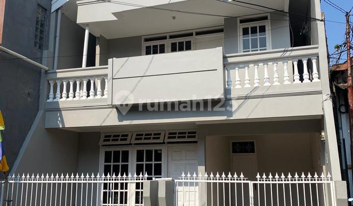 Rumah Modern 7X14 Strategis Kemanggisan Jakarta Barat Rumah Modern 7X14 Strategis Kemanggisan Jakarta Barat