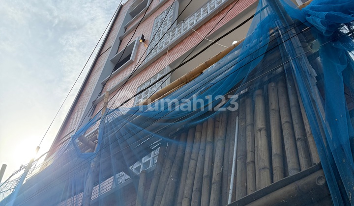 Rumah Kost Baru 4.5lt Strategis 5mnt Berjalan Kaki Ke Untar Dan Citraland Tanjung Duren Jakarta Barat