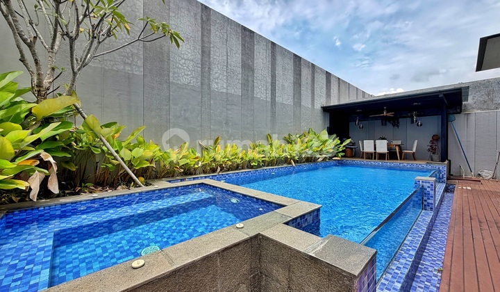 Rumah Mewah Kolam Renang dan Lift Nava Park BSD Tangerang 2