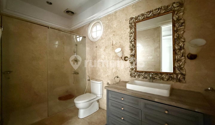 Luxurious Corner House with Basement and Swimming Pool in Kebayoran Lama, South Jakarta 11