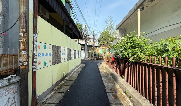 Old House 5x11 Suitable for Building a Boarding House Behind Mall Contact Person Tanjung Duren West Jakarta 2