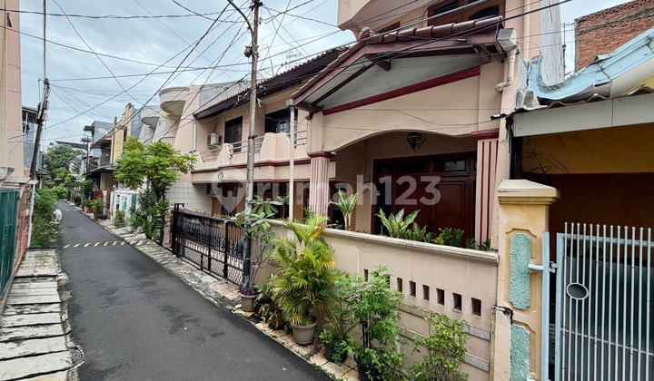 Rumah 15X13 Belakang Mall Taman Anggrek Tanjung Duren Jakarta Barat