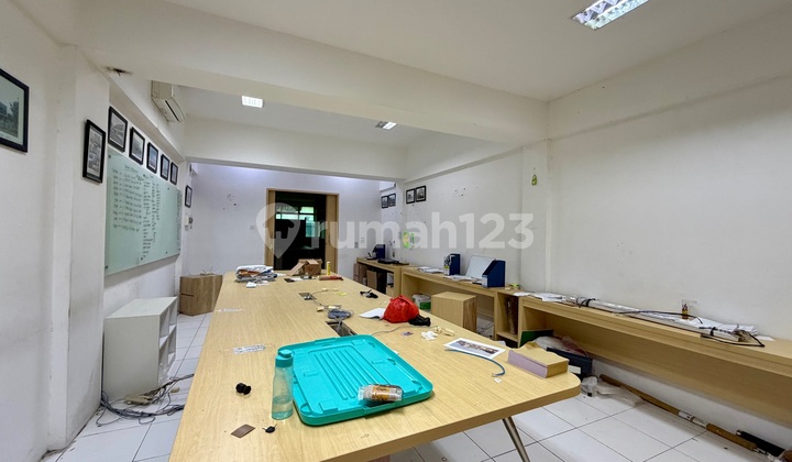 Ruko Disewakan Perlantai Strategis Pinggir Jalan Raya Daan Mogot Raya Jakarta Barat