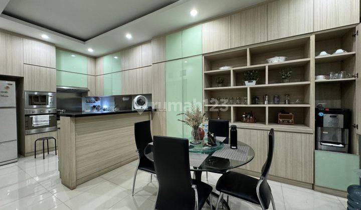 Rumah Siap Huni Cantik 3.5 Lantai Furnish Duri Kepa Dekat Tanjung Duren Jakarta Barat@ 1