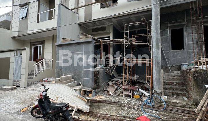 RUMAH BARUU PERUMAHAN LINGKUNGAN ENAK GREENVILLE, JAKARTA BARAT 1