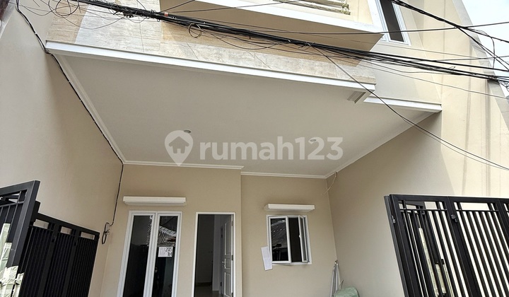 New House 2-Car Carport Flood-Free Double Road Access Tanjung Duren West Jakarta
