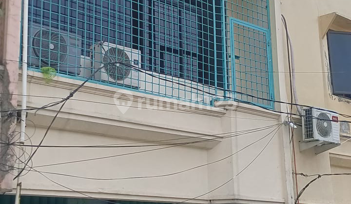 Strategic 3-Story Shop House in Kedoya, West Jakarta 1