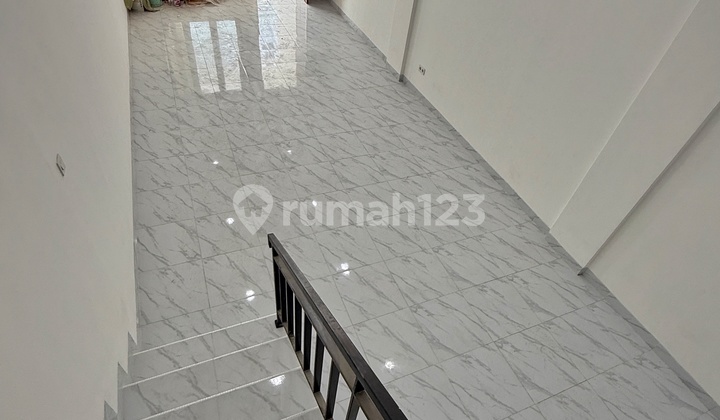 New 3.5-Story Flood-Free House Main Road Row Tanjung Duren West Jakarta New 3.5-Story Flood-Free House Main Road Row Tanjung Duren West Jakarta